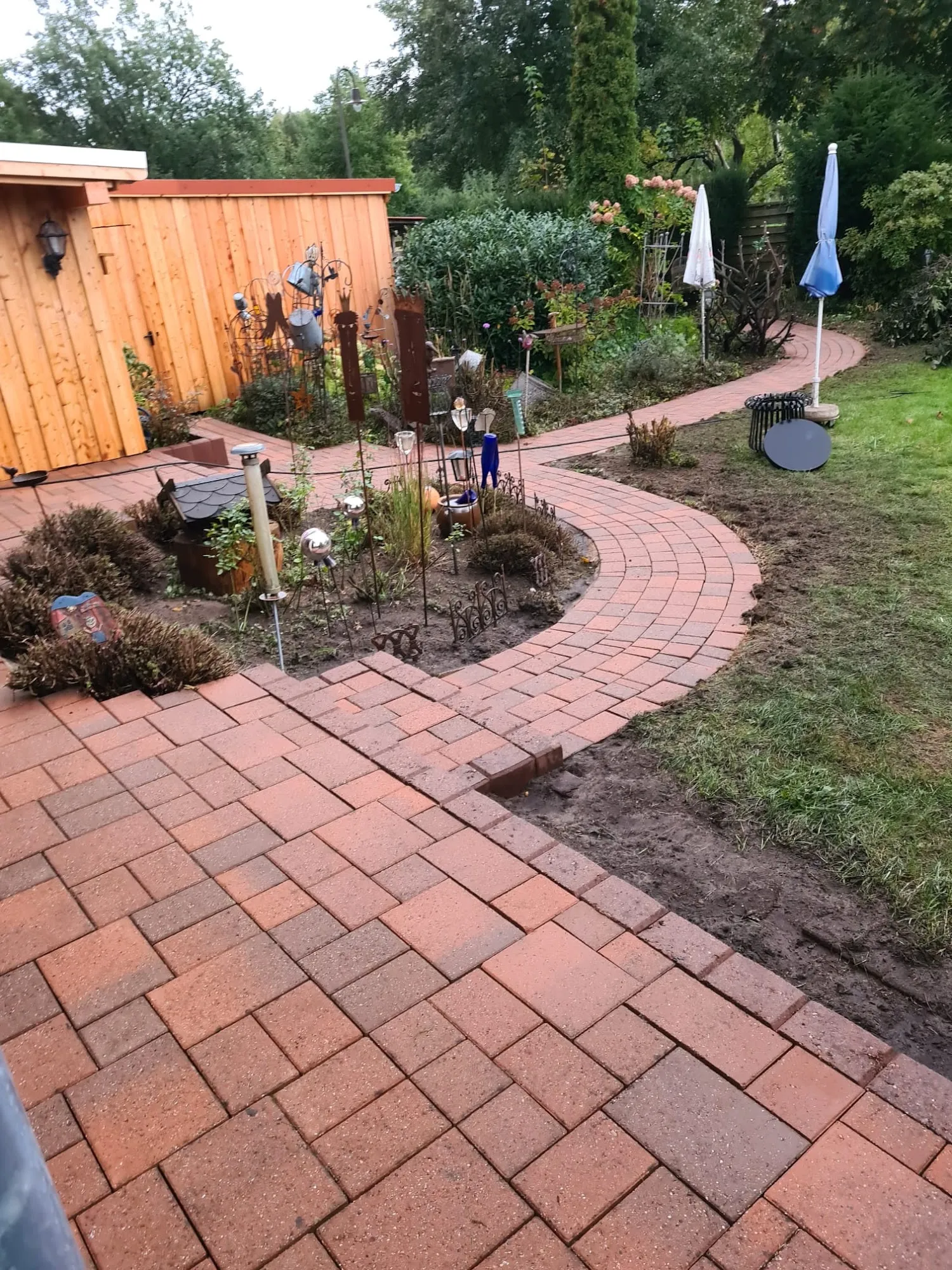 Gemauerte Klinkertreppe und Stufenanlage im Garten